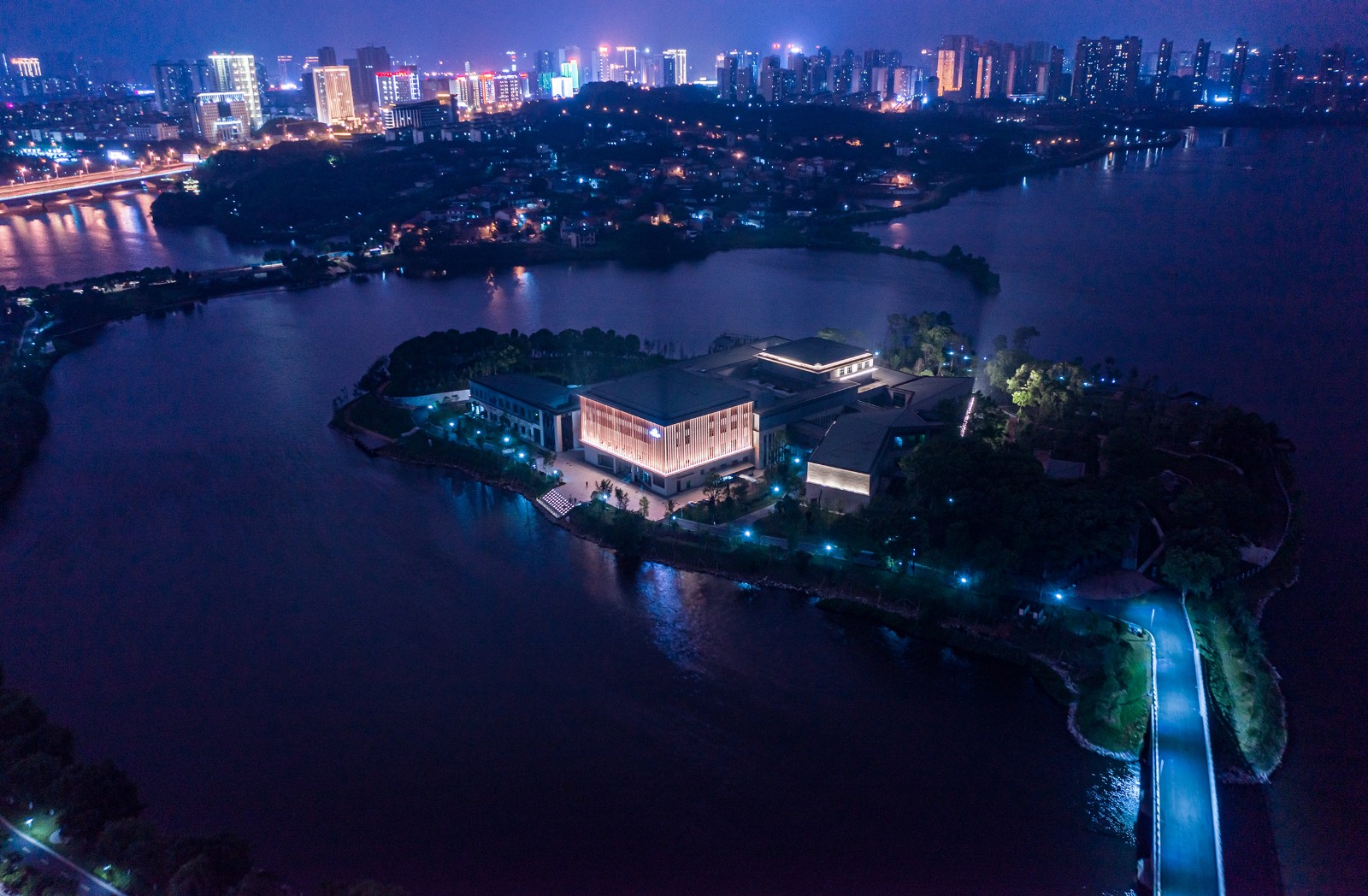 官网 夜景.jpg